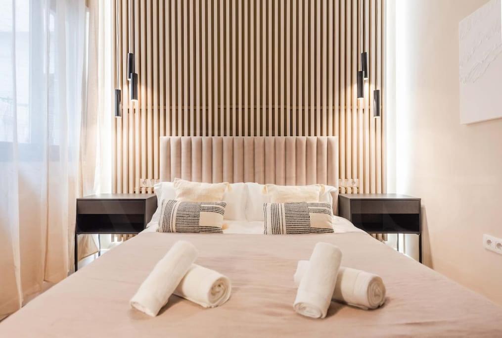 Contemporary Minimalist Apartment By Rems Malaga Bagian luar foto