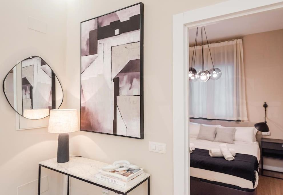 Contemporary Minimalist Apartment By Rems Malaga Bagian luar foto