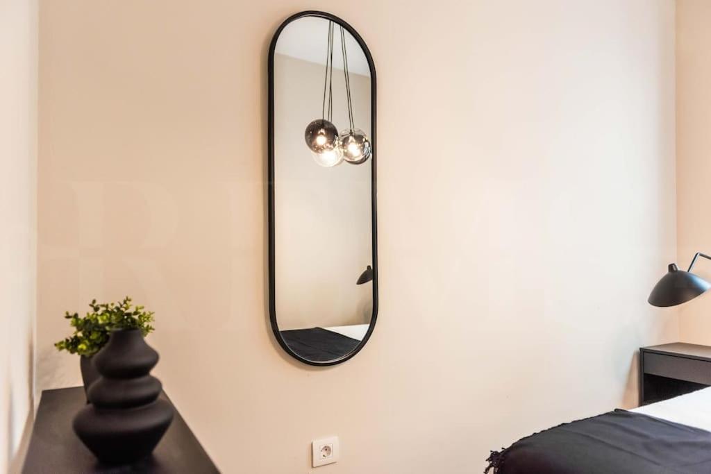 Contemporary Minimalist Apartment By Rems Malaga Bagian luar foto