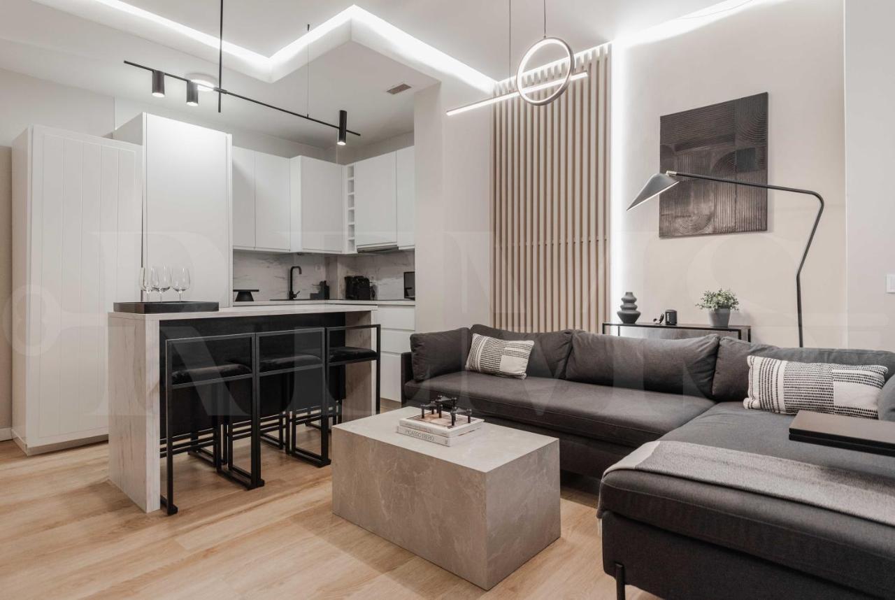 Contemporary Minimalist Apartment By Rems Malaga Bagian luar foto